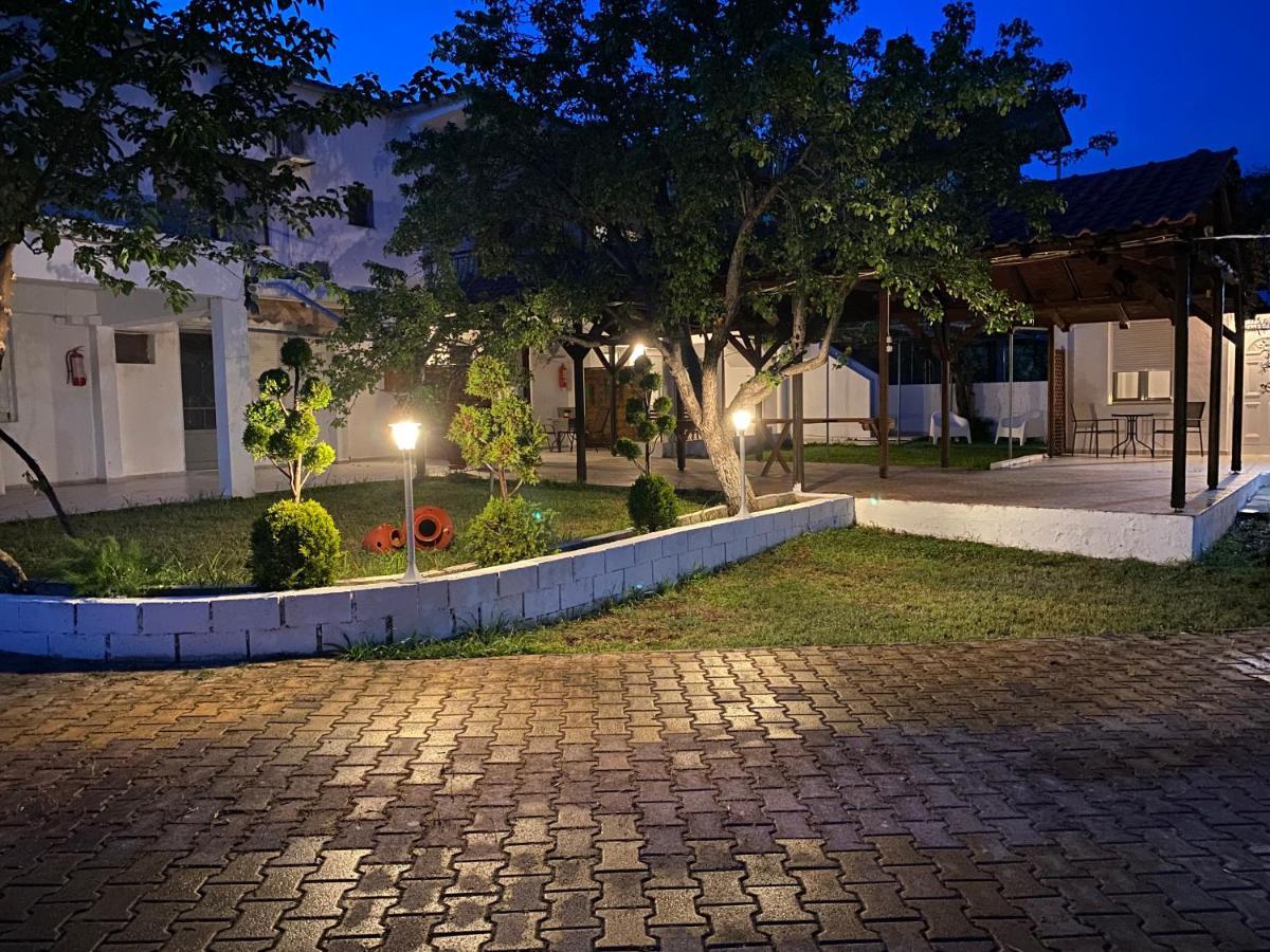 V-Suites 2 Potos Exterior foto